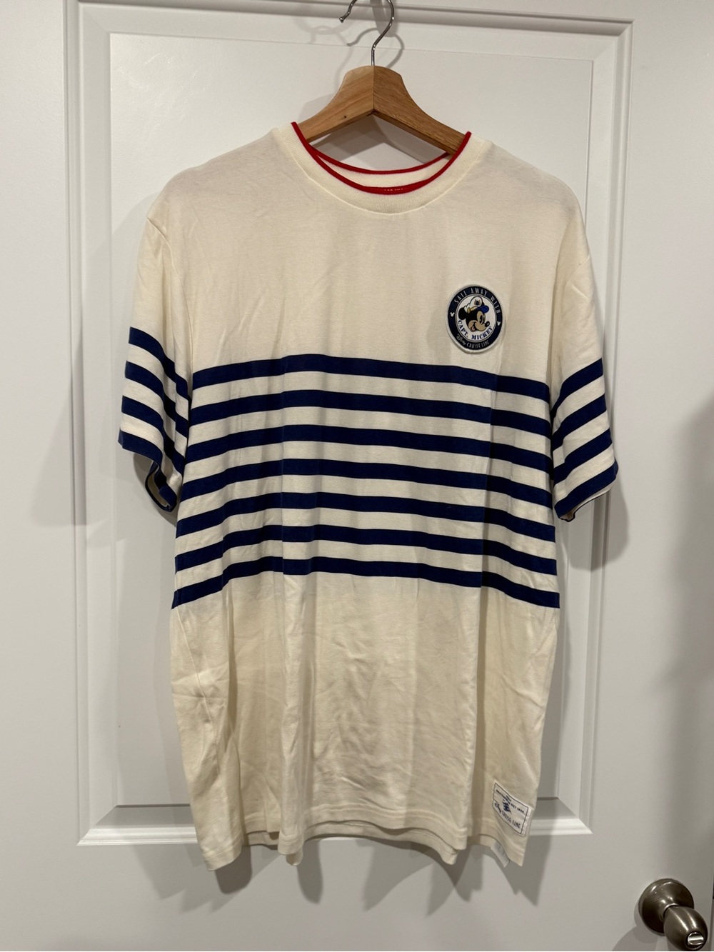 EUC Disney Cruise Line Sail Away Collection - Size L